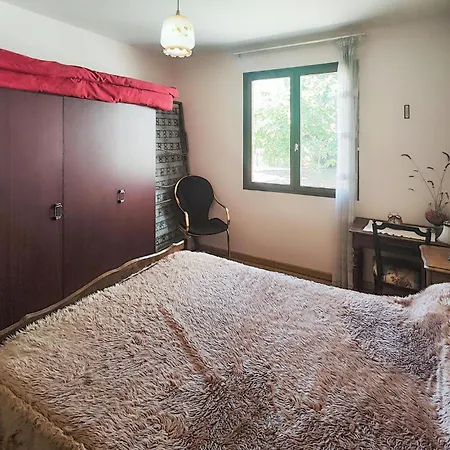 2 Bedroom Awesome In *