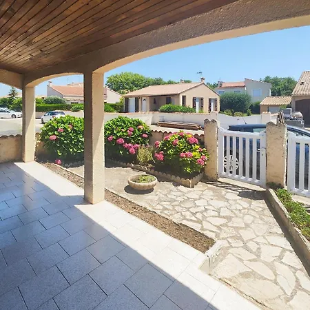 2 Bedroom Awesome In Marseillan (Herault)