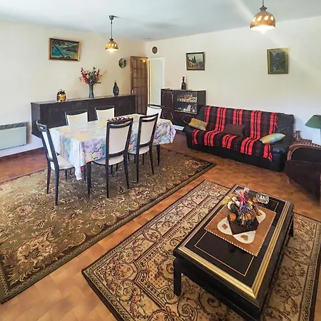 2 Bedroom Awesome In *