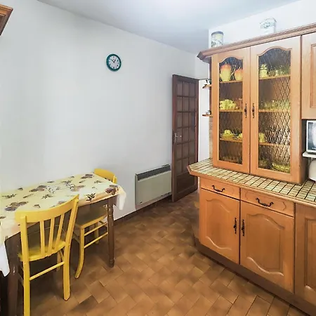 2 Bedroom Awesome In Casa vacanze *