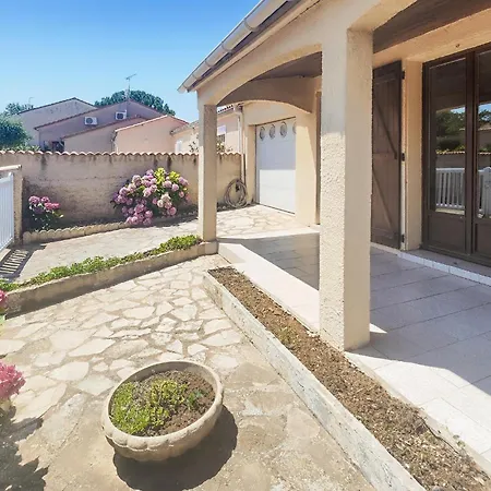 2 Bedroom Awesome In Casa vacanze