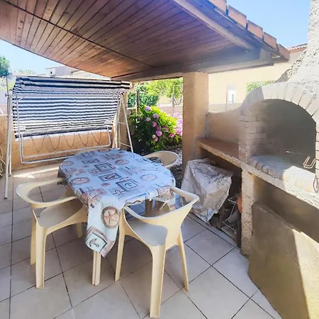 2 Bedroom Awesome In Marseillan (Herault)